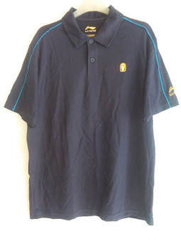 Gambar LINING Atsf173 2 Kasual Model Laki laki Seri Lengan Pendek T shirt (Biru tua) (Biru tua)