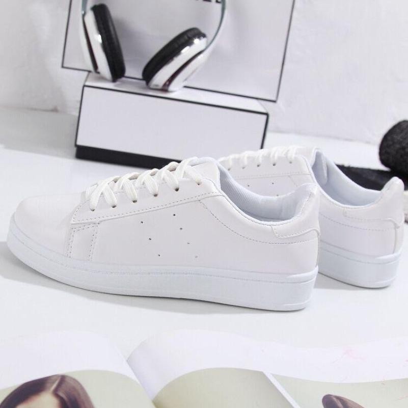  Sepatu  Sneakers  Putih Wanita 