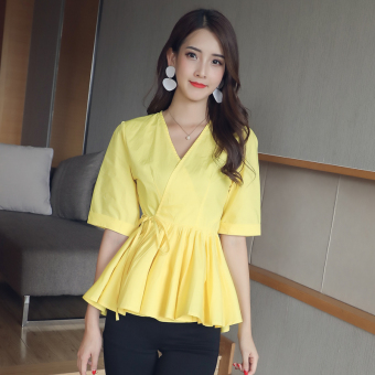 Versi Korea dari perempuan yang baru v-neck t-shirt lengan (Kuning)