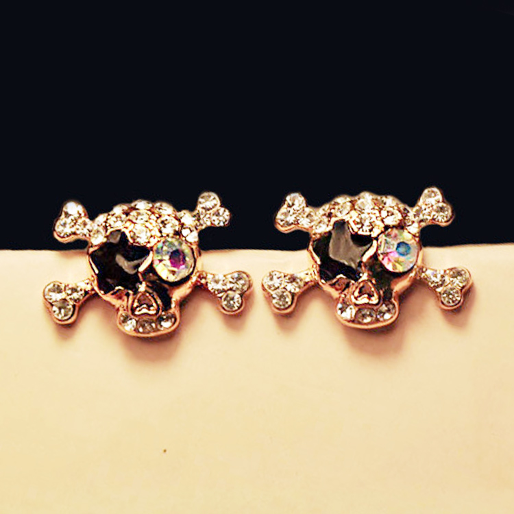 Juni Hee yang indah tinggi ayat yang sama tengkorak anting anting-anting