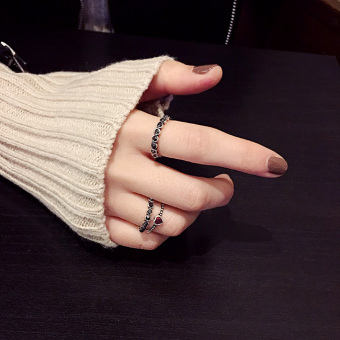 Masuknya orang perempuan cincin ekor mahasiswa beberapa cincin
