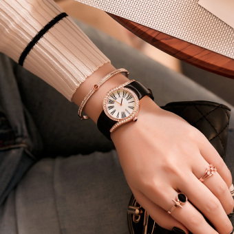 Gambar Tren mewah perempuan berlian jam tangan wanita jam tangan Waterproof