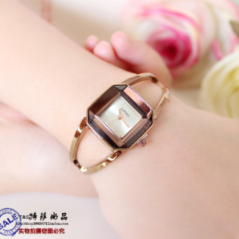 Gambar Tren tahan air Shishang model Shi Ying jam jam tangan wanita