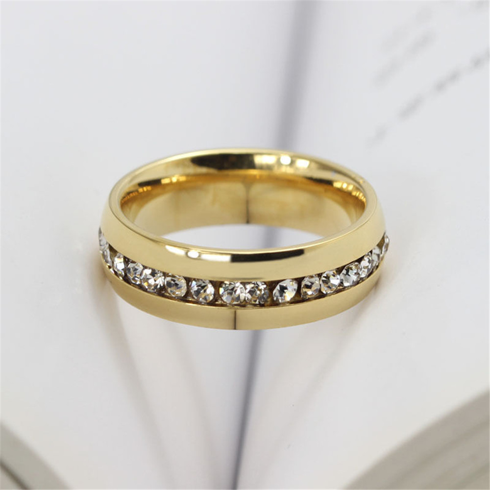 Ukuran 7-11 buatan cincin berlapis emas kristal pria wanitapernikahan cincin pertunangan .