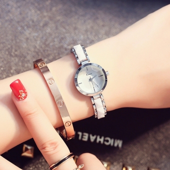Gambar Wanita Korea Fashion Style kompak mahasiswa gelang Shi Ying jam jam tangan wanita