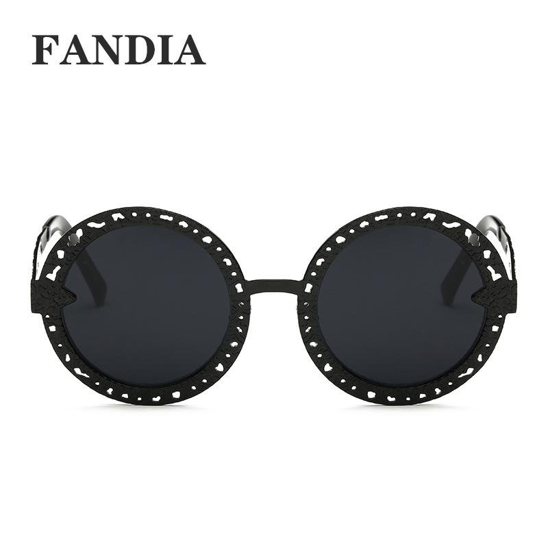 Wanita Merek Fashion Sunglasses dengan Kotak Warna Hitam-Intl