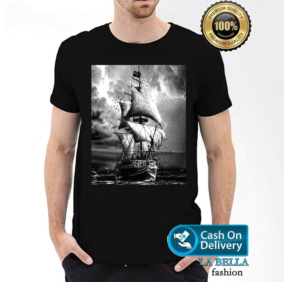 La bella fashion | NEW Kaos Pria / KAOS KAPAL PIRATE / Kaos Distro / Kaos hitam / Kaos lengan pendek / T-Shirt Pria Kasual / Kaos Distro T-Shirt / Kaos distro dewasa / T-shirt distro / Kaos Pria Terbaru /